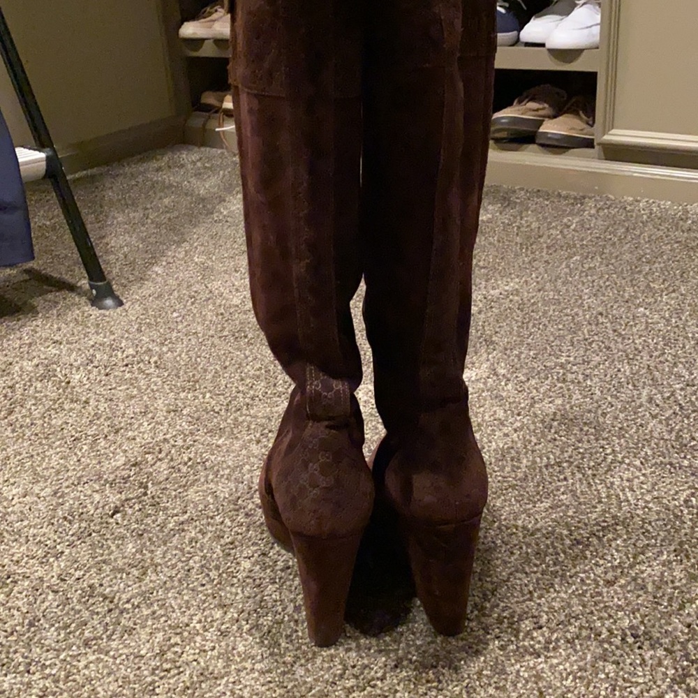 Gorgeous Gucci Brown Suede Boots Size 39 (8.5) - Picture 3 of 9